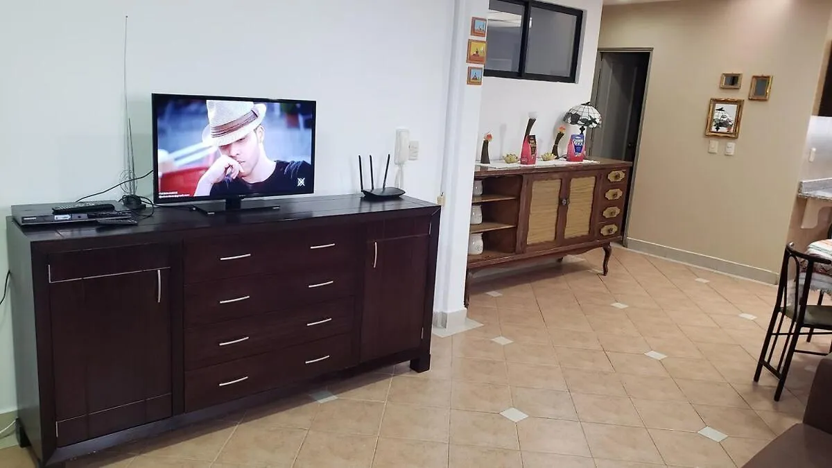 קואנקה A Beautiful 3 Bedroom Apartment אקוודור
